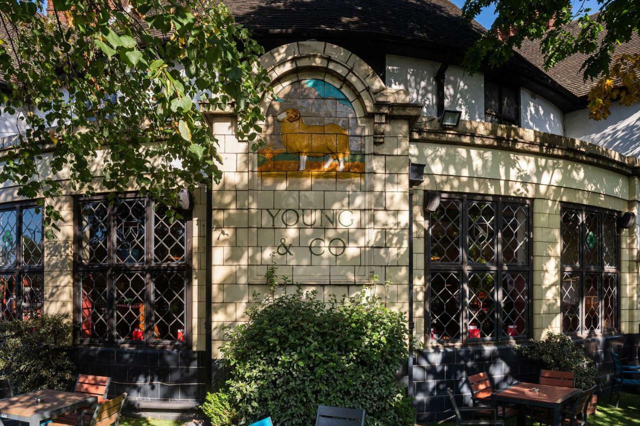 Bridge Hotel Greenford  Exterior foto